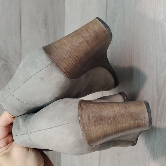 Cole Haan Womens Ankle Leather Wedge Heels Lace Up Boots shoes sz 11B - Picture 5 of 11